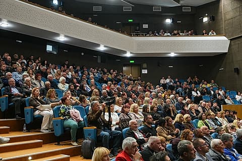 Пълната зала по време на срещата с Илияна Йотова в Гоце Делчев