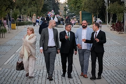 Кирил Вълчев по централната улица на Гоце Делчев