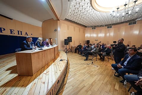 Залата на КТ „Подкрепа“ по време на срещата