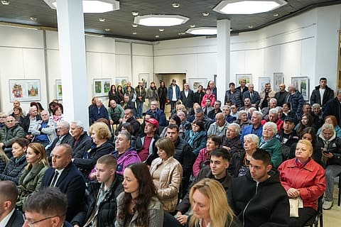 Пълната зала на срещата с Илияна Йотова във Враца