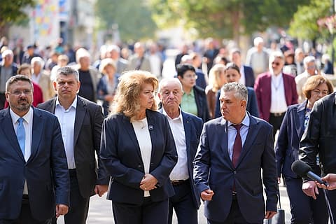 Илияна Йотова и Кирил Вълчев начело на шествието в Ловеч