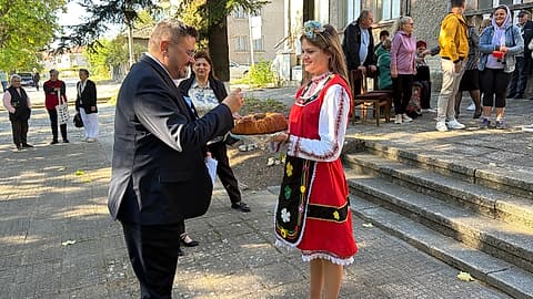 Посрещане с хляб и сол