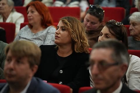 Публиката на предизборната среща в читалище „Братство 1884“