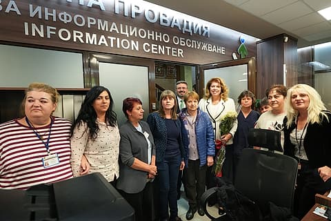 Илияна Йотова с жители на Провадия