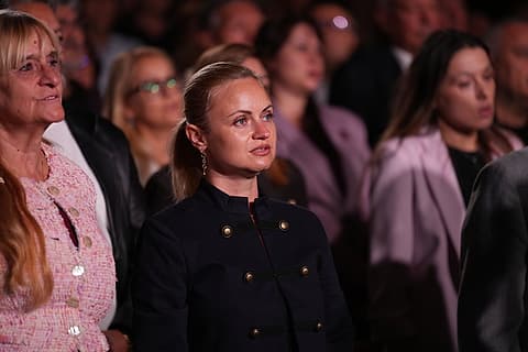 Хора в залата