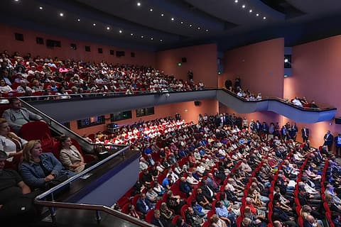 Залата в Стара Загора по време на срещата