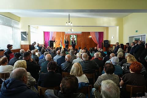 Срещата с Илияна Йотова и Кирил Вълчев в салона на дружество „Тракия“