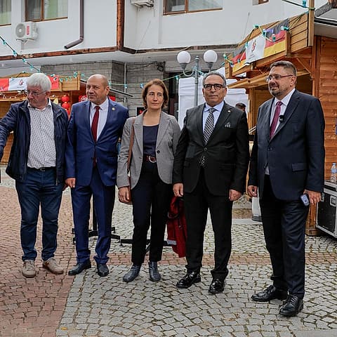 С домакините и гостите на фестивала