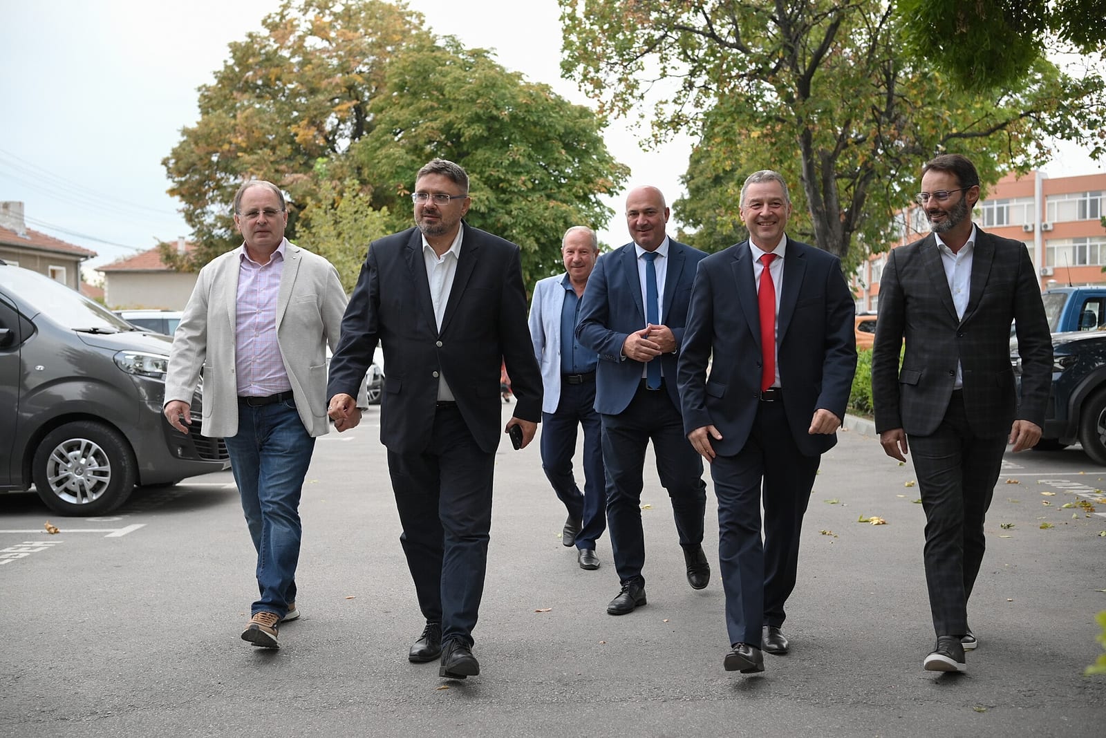 Кирил Вълчев пристига за срещата в Садово