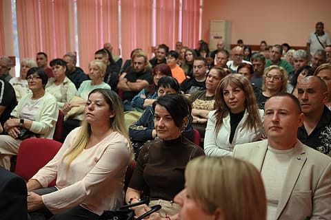 Препълнената зала на срещата с Кирил Вълчев в Садово