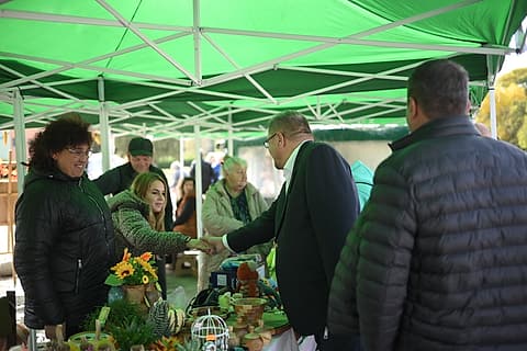 Кирил Вълчев поздравява участниците в празника в Стражица